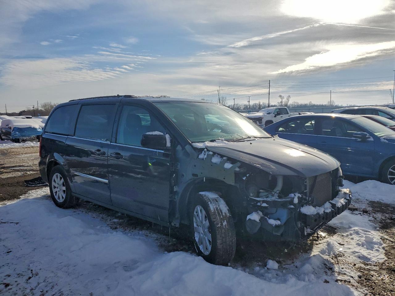 Chrysler Minivan Touring Image 2