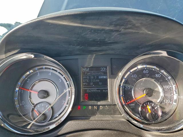 Chrysler Minivan Touring Image 9