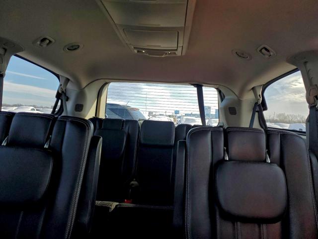 Chrysler Minivan Touring Image 10