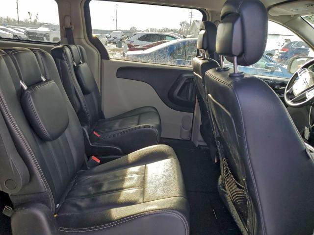 Chrysler Minivan Touring Image 11