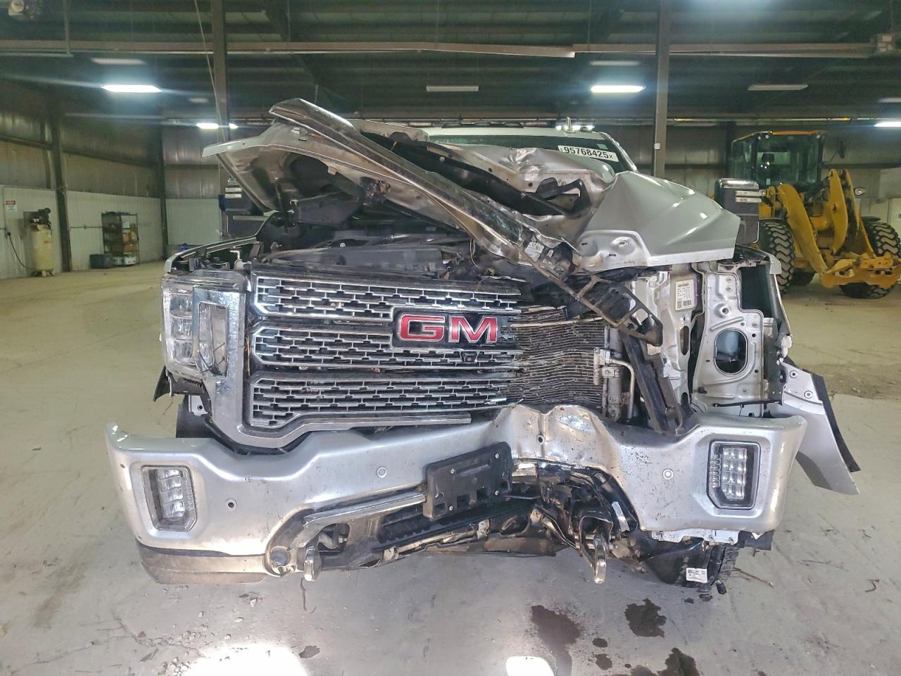 GMC Sierra K3500 Denali Image 12