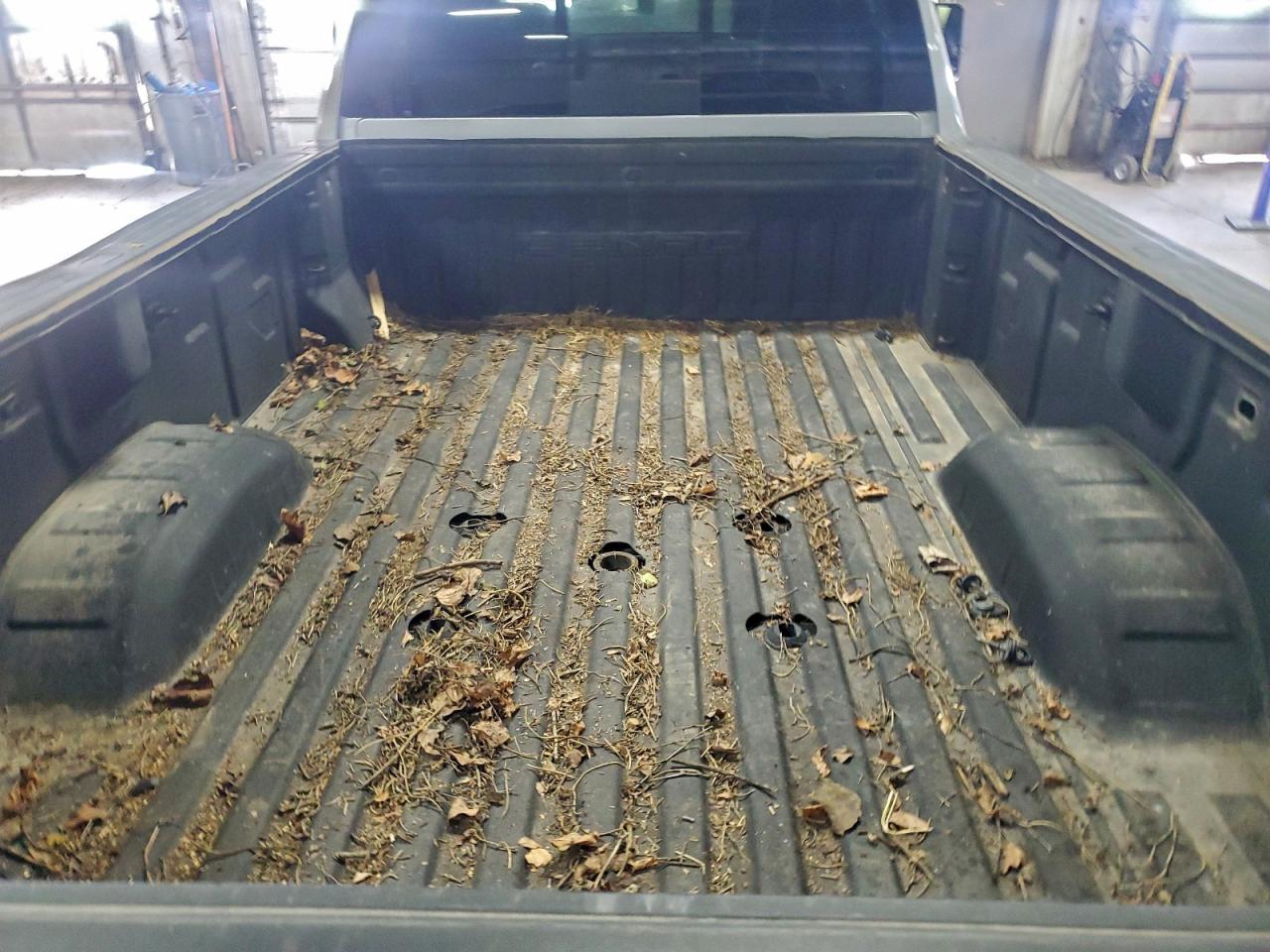 GMC Sierra K3500 Denali Image 9