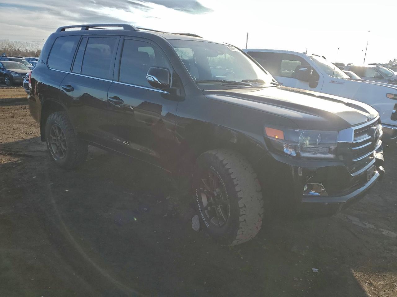 Toyota Land Cruis Vx-r Image 9