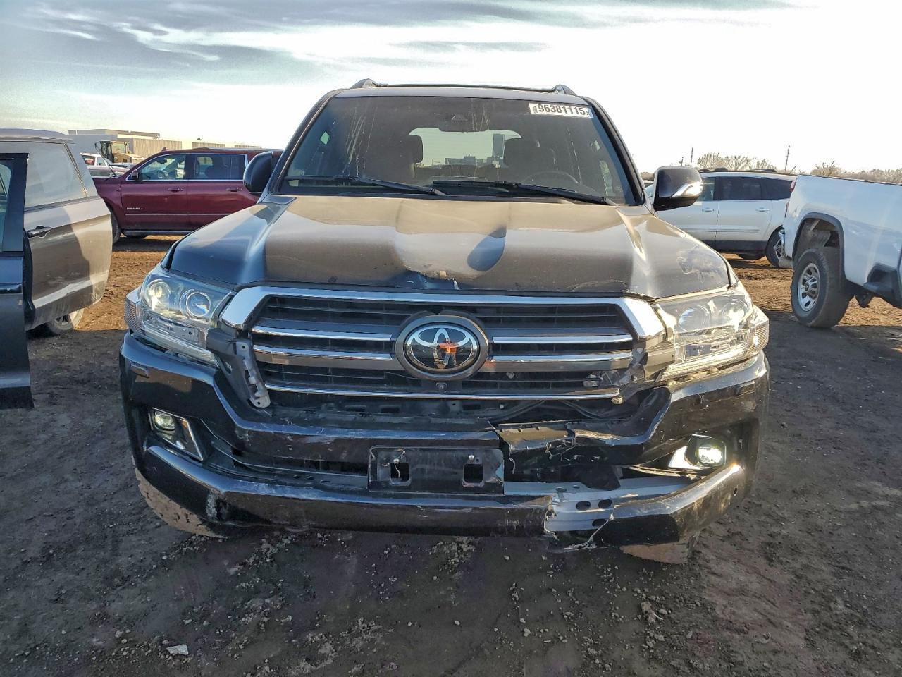 Toyota Land Cruis Vx-r Image 3