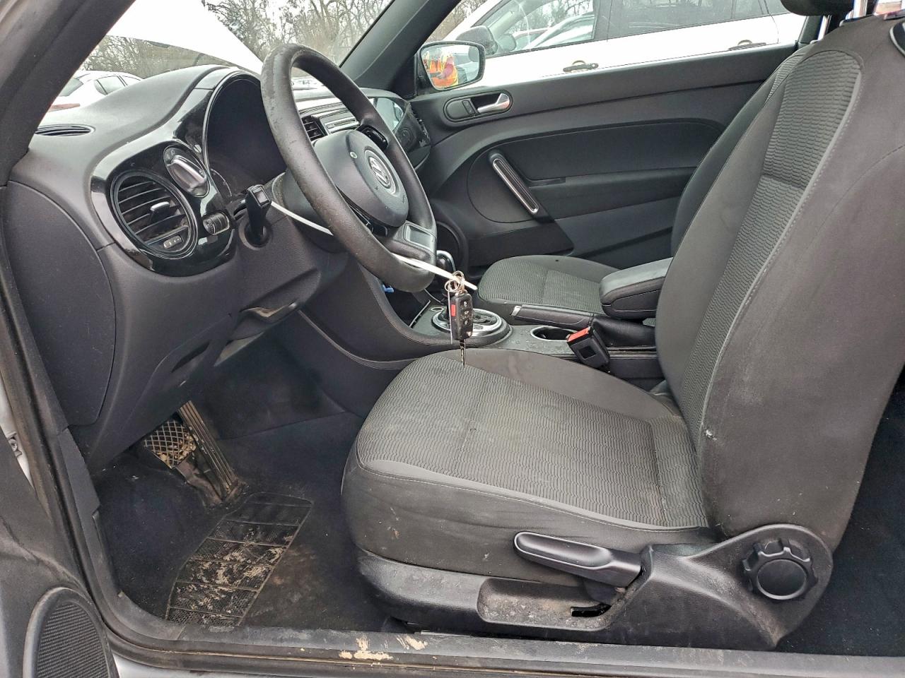 Volkswagen Beetle Image 6