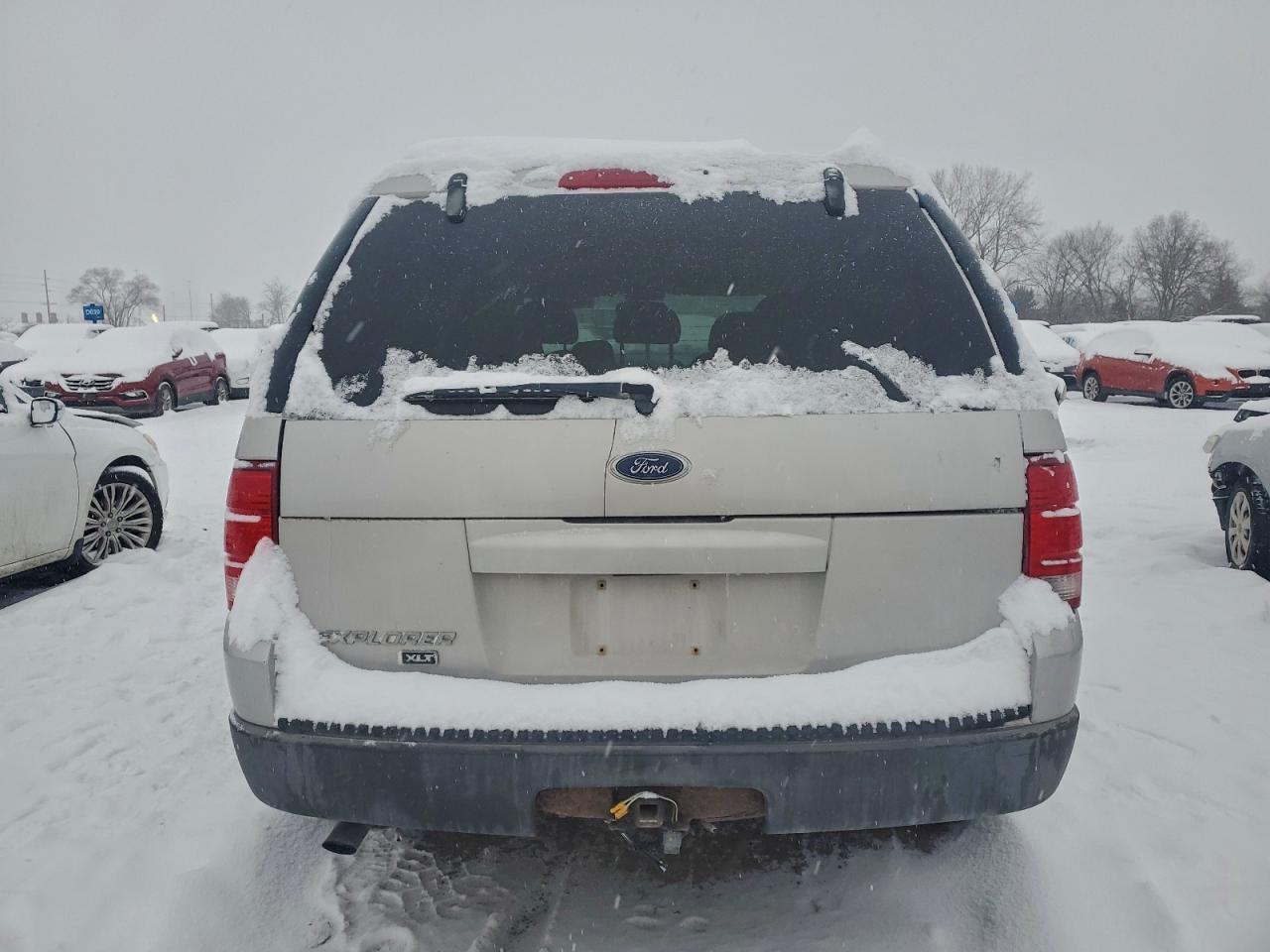 Ford Explorer Xlt Image 4