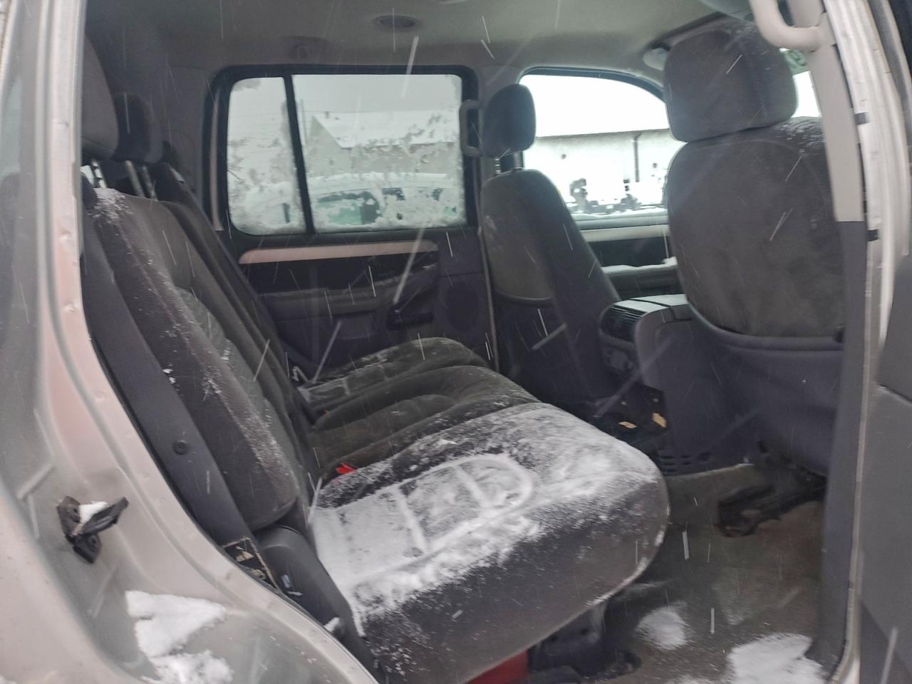 Ford Explorer Xlt Image 7