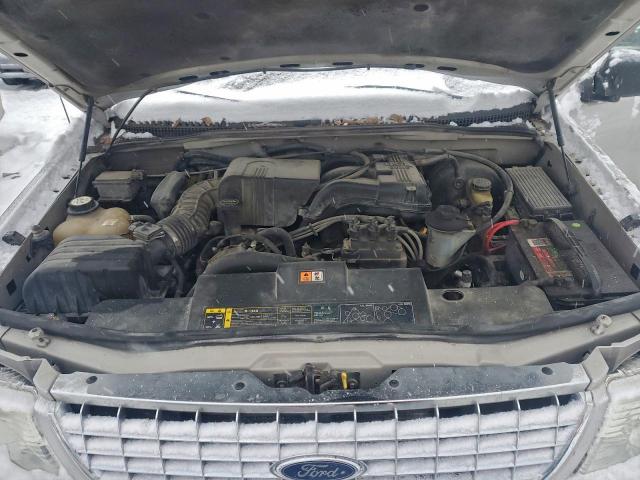 Ford Explorer Xlt Image 8