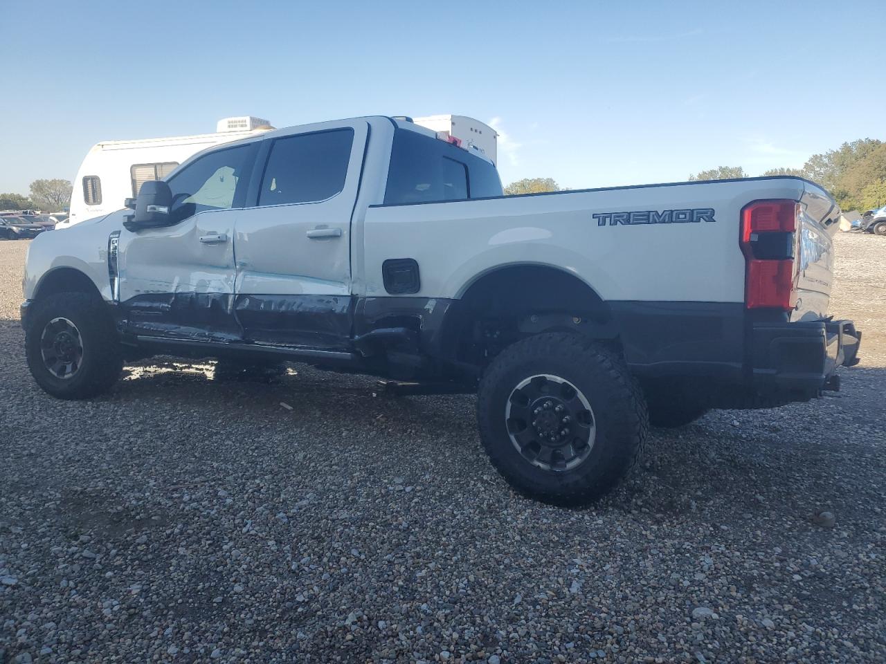 Ford F-350 Super Duty Image 3