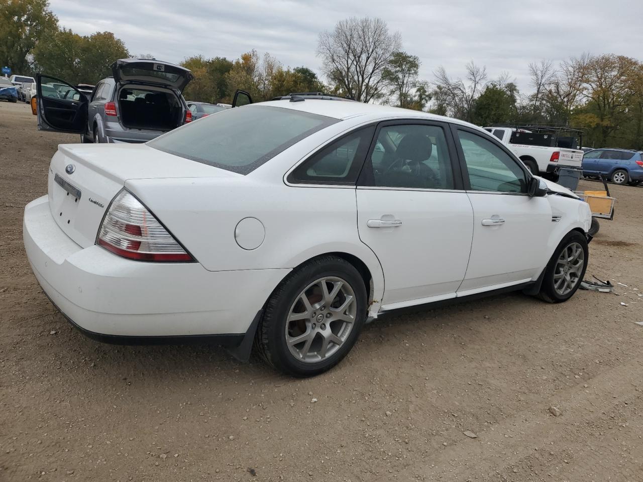 Ford Taurus Limited Image 5