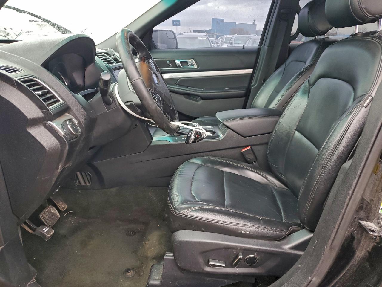 Ford Explorer Xlt Image 2