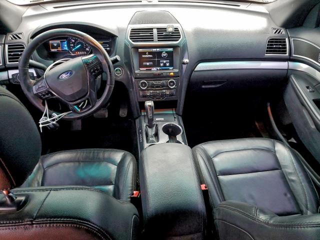 Ford Explorer Xlt Image 10