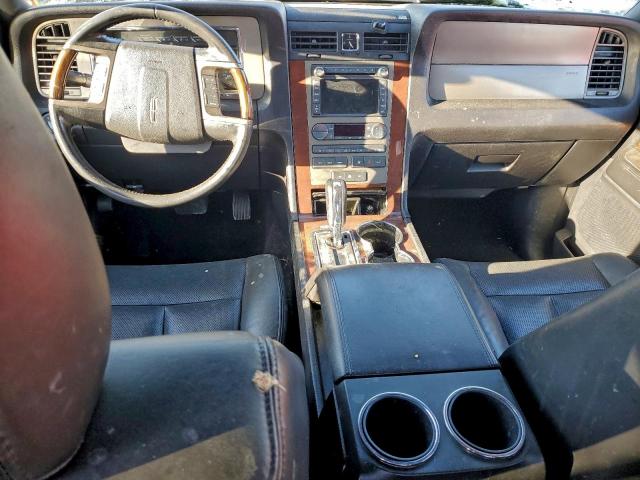 Lincoln Navigator Image 10