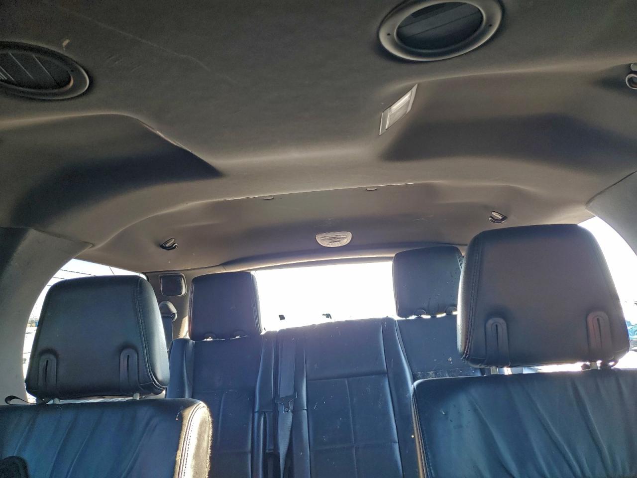 Lincoln Navigator Image 2