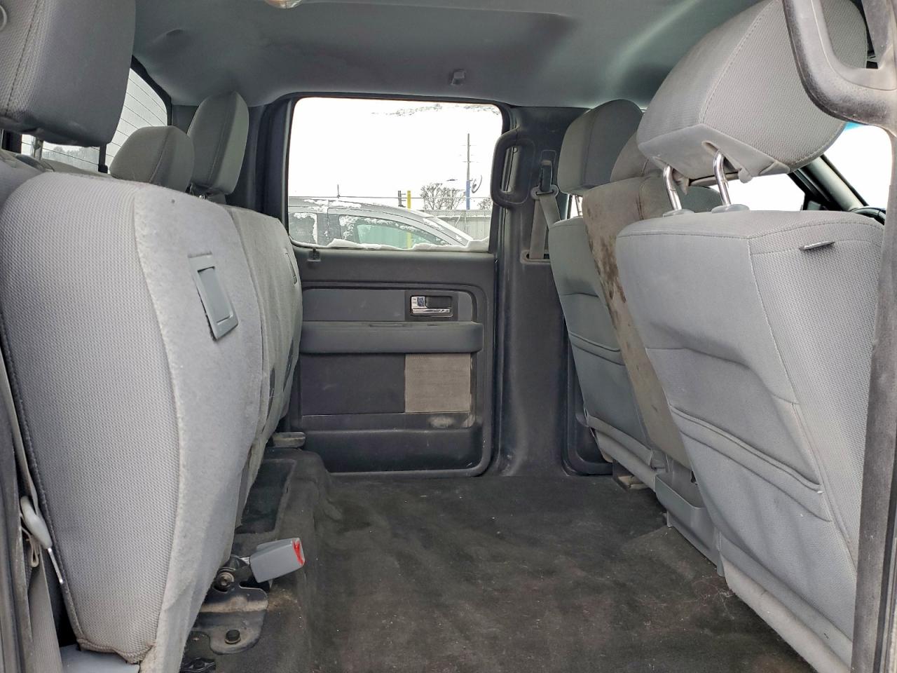 Ford F-150 Supercrew Image 6