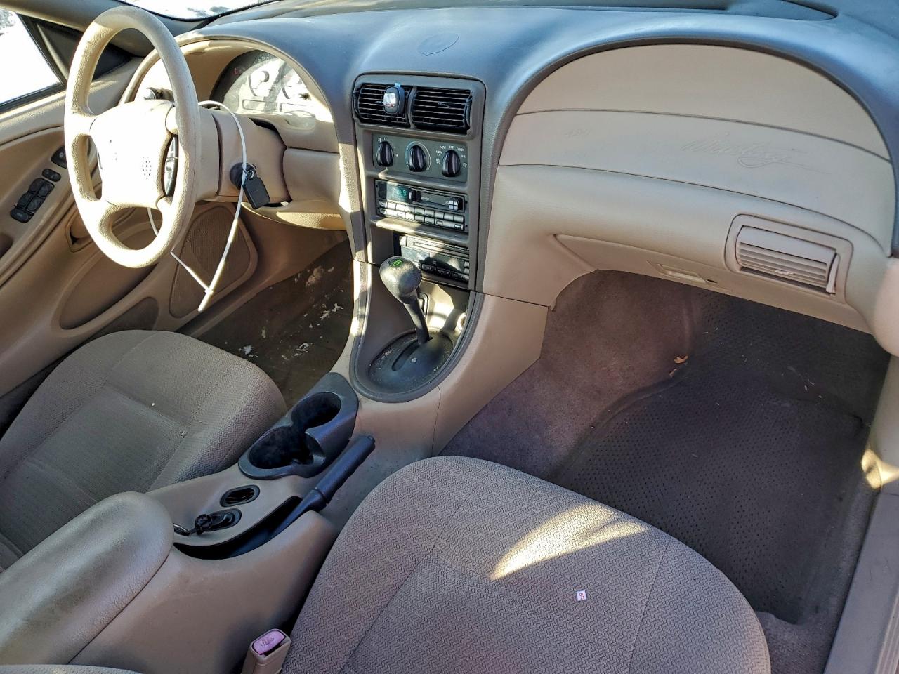 Ford Mustang Image 2