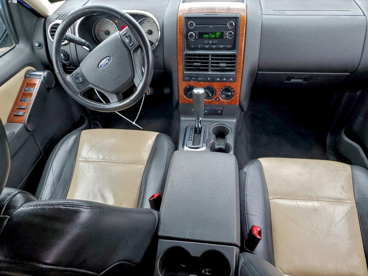 Ford Explorer Eddie Bauer Image 11