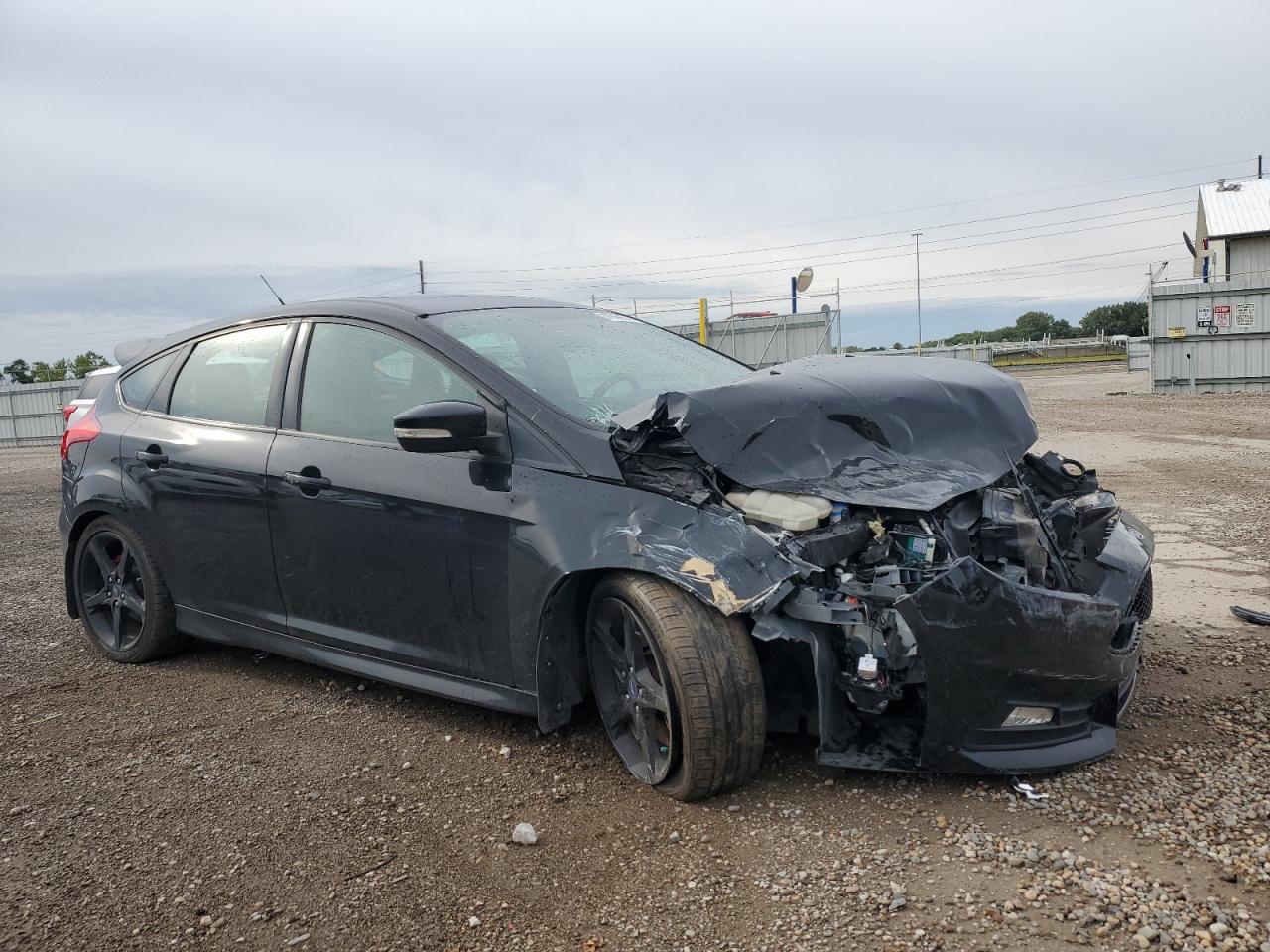 Ford Focus St Image 10