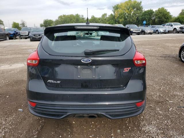 Ford Focus St Image 11