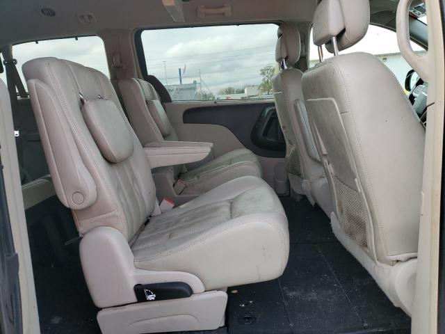 Chrysler Minivan Touring L Image 9