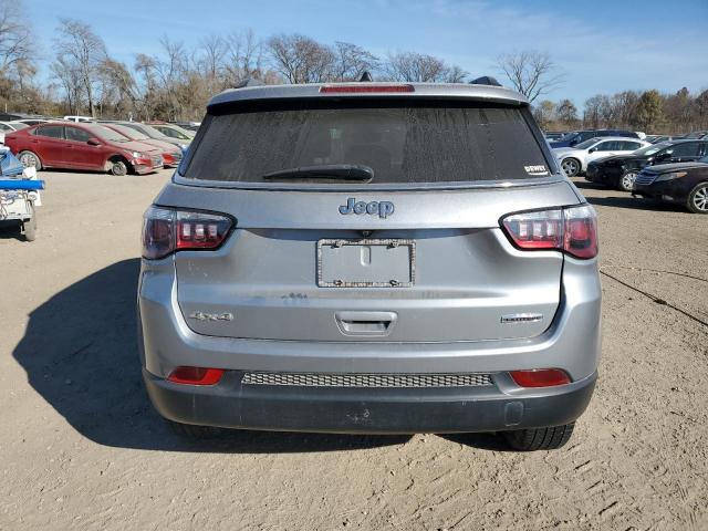 Jeep Compass Latitude Image 9