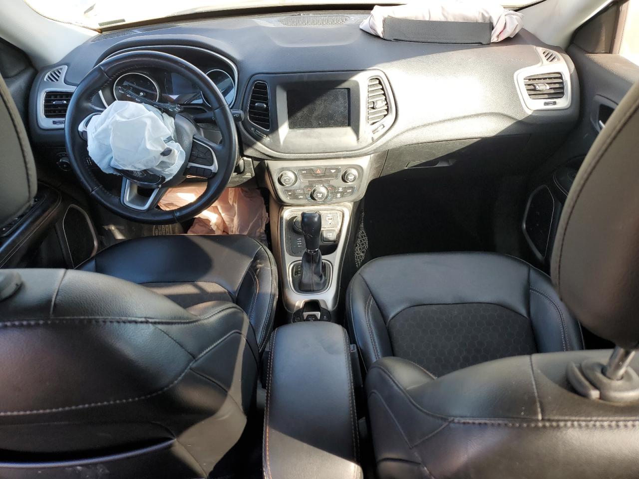 Jeep Compass Latitude Image 2