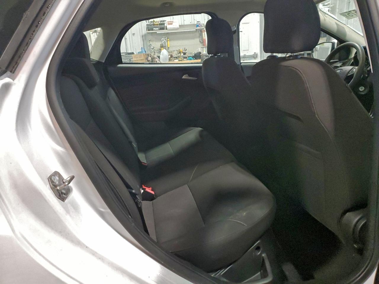 Ford Focus Se Image 10