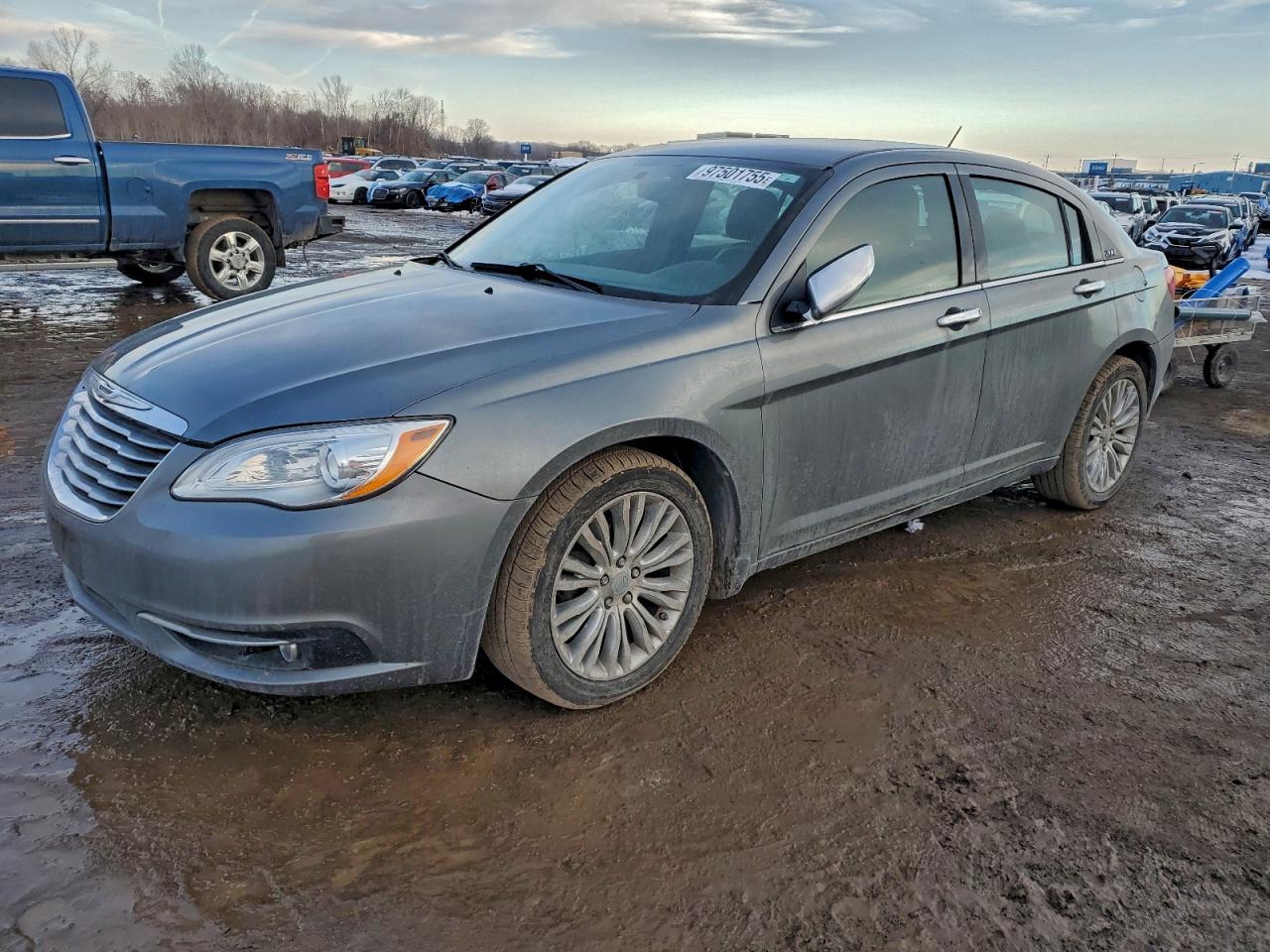 Chrysler 200 Limited Image 1