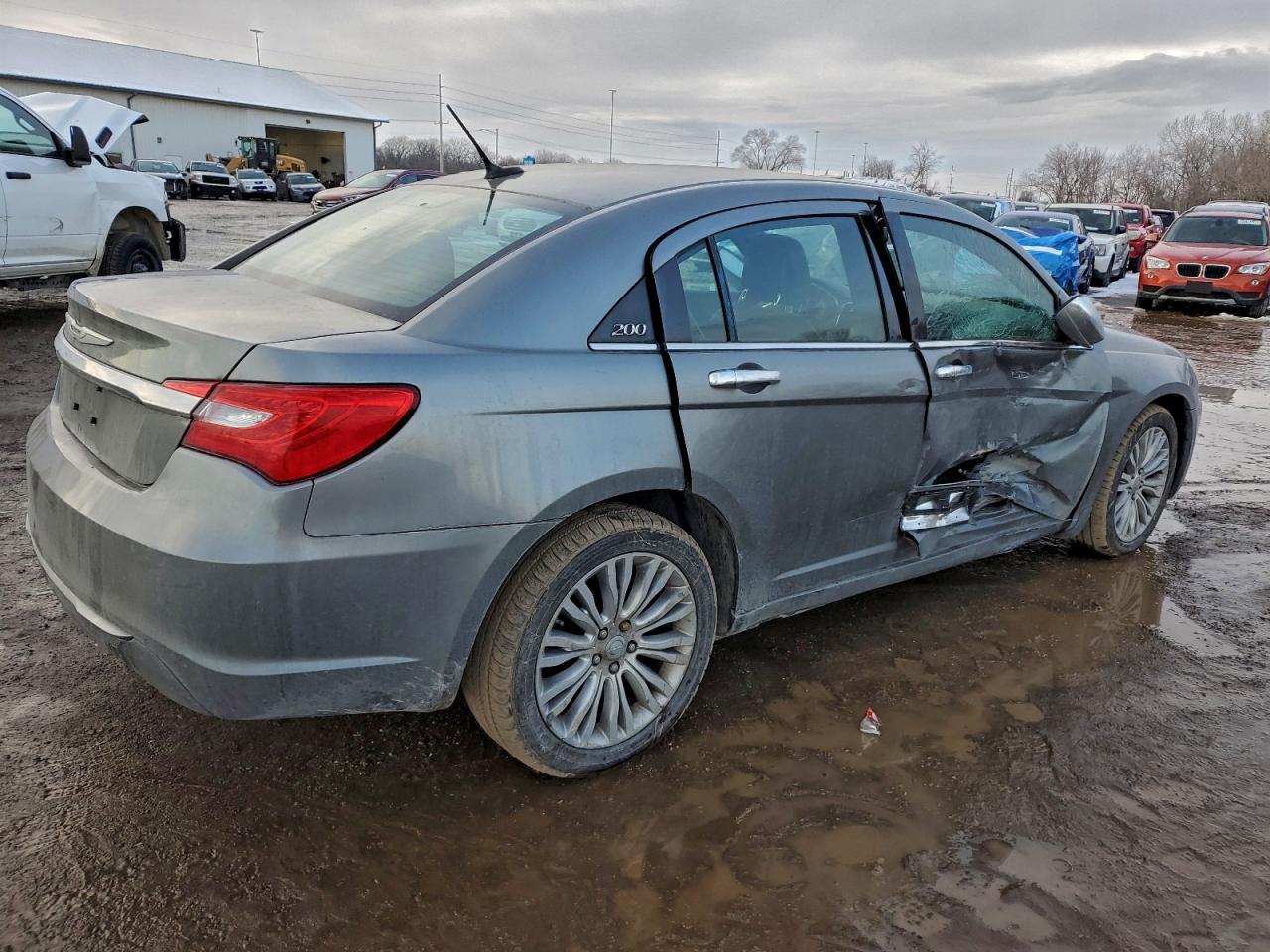 Chrysler 200 Limited Image 9