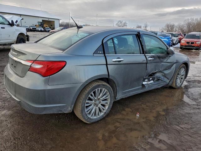 Chrysler 200 Limited Image 9