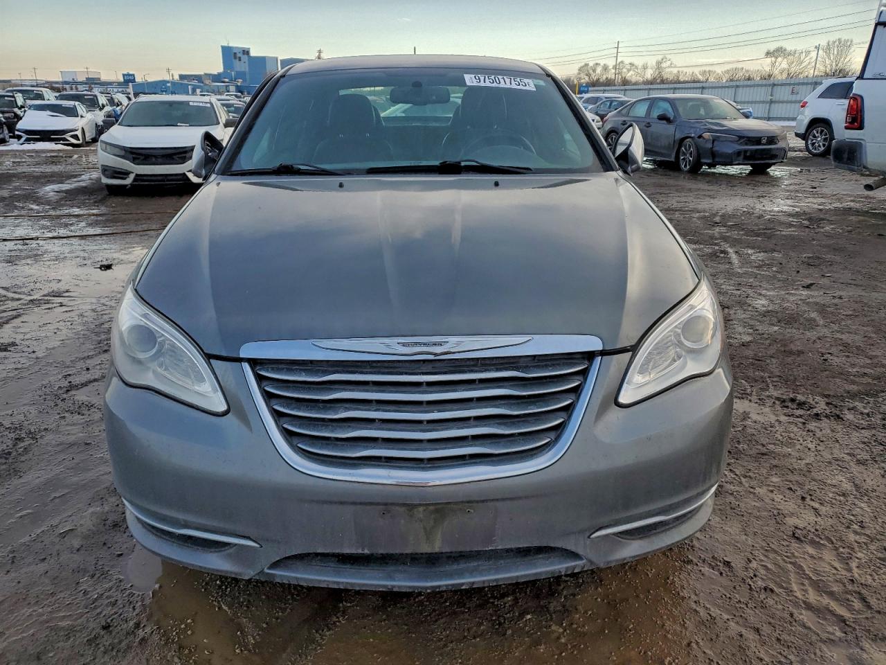Chrysler 200 Limited Image 4