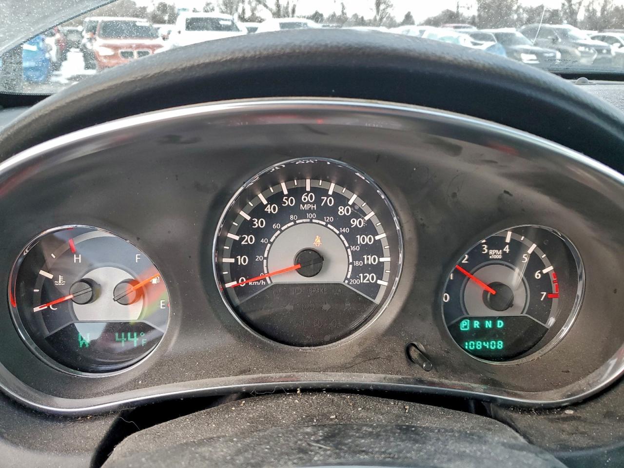 Chrysler 200 Limited Image 12