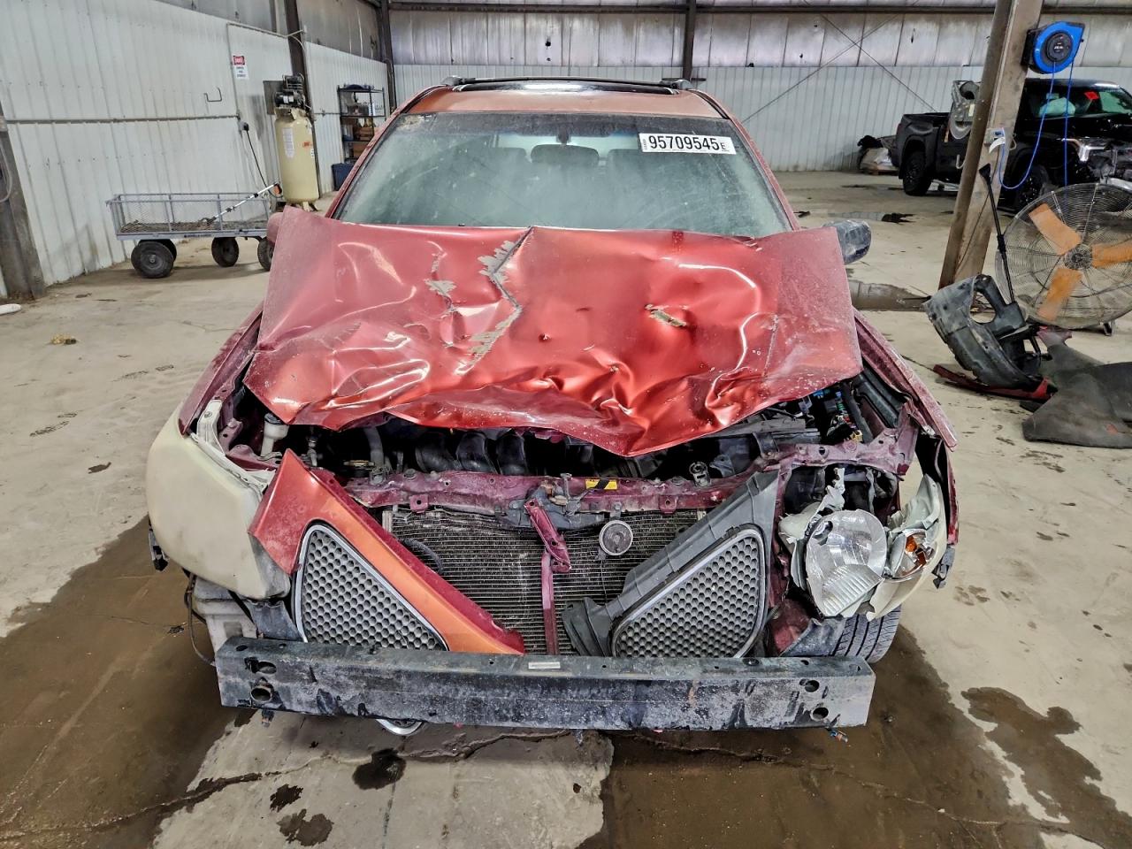 Pontiac Vibe Image 8