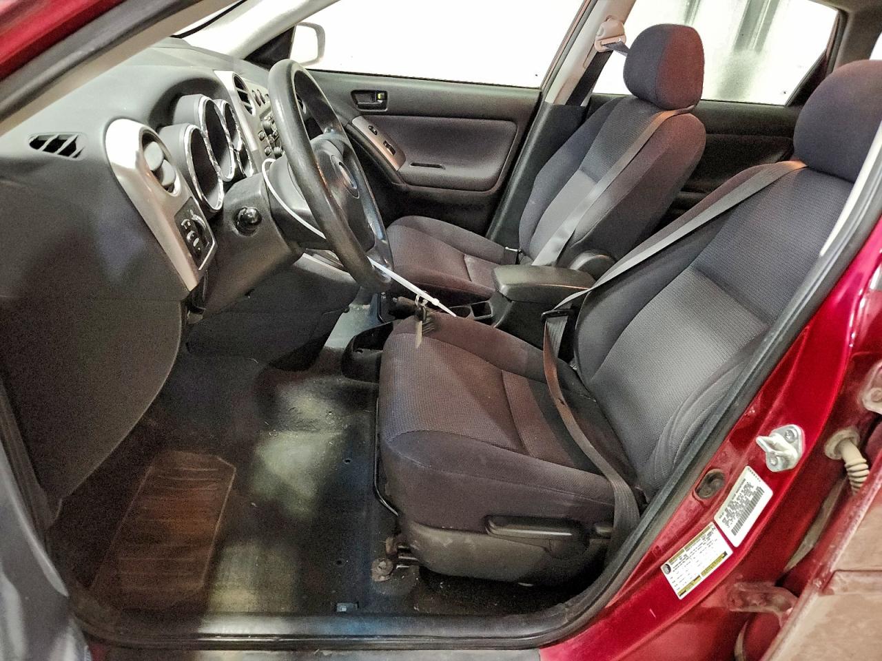 Pontiac Vibe Image 3