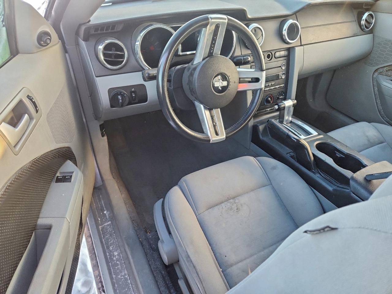 Ford Mustang Image 10