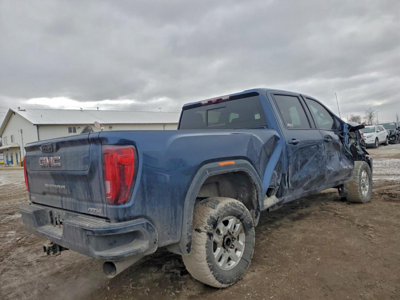 GMC Sierra K2500 At4 Image 5