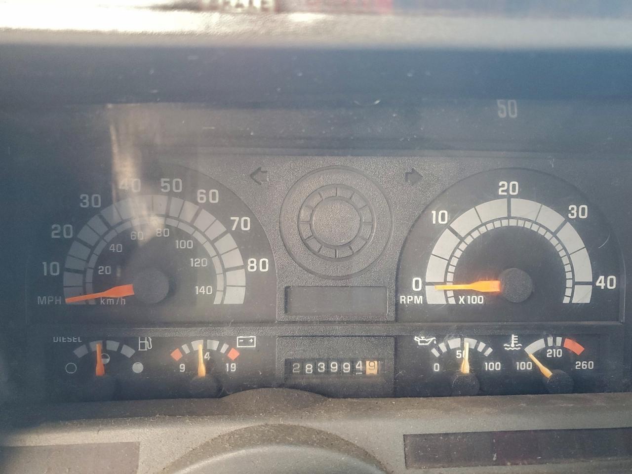 Chevrolet Ck Series C6h042 Image 11