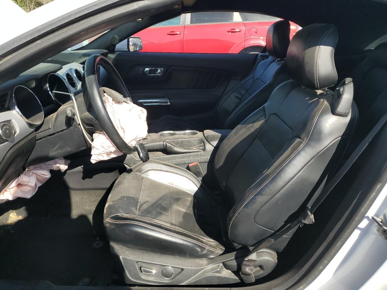 Ford Mustang Image 8