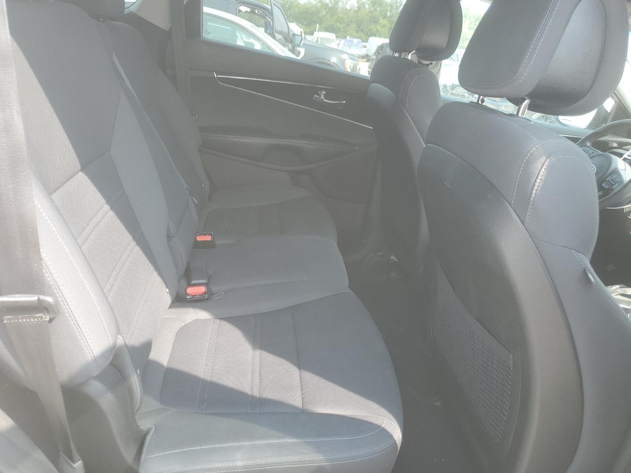 Kia Sorento Lx Image 11