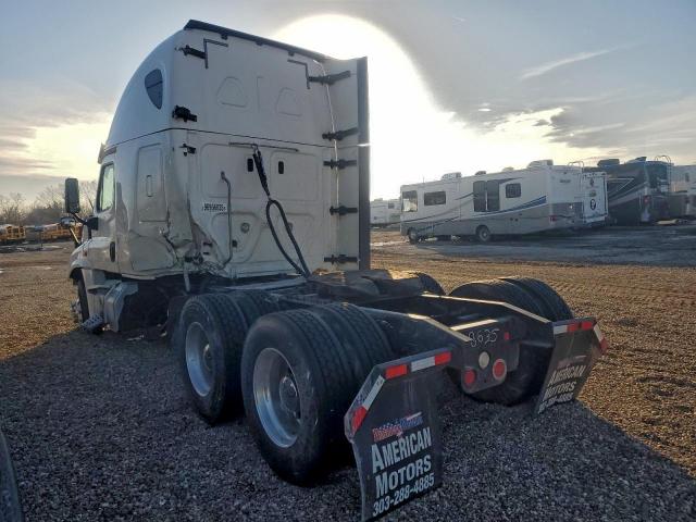 Freightliner Cascadia 1 Image 9
