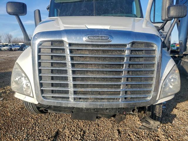 Freightliner Cascadia 1 Image 8