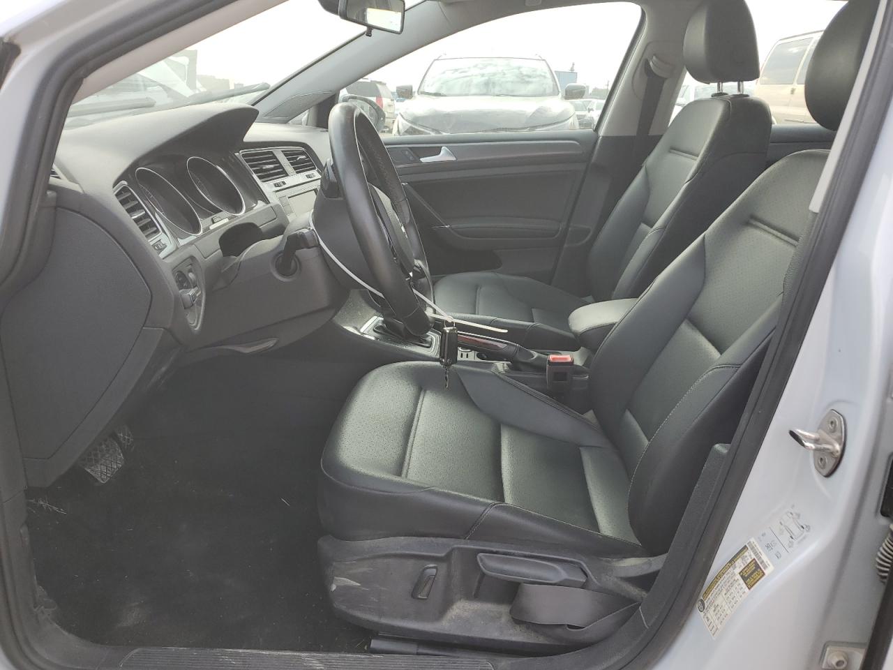 Volkswagen Golf Image 5