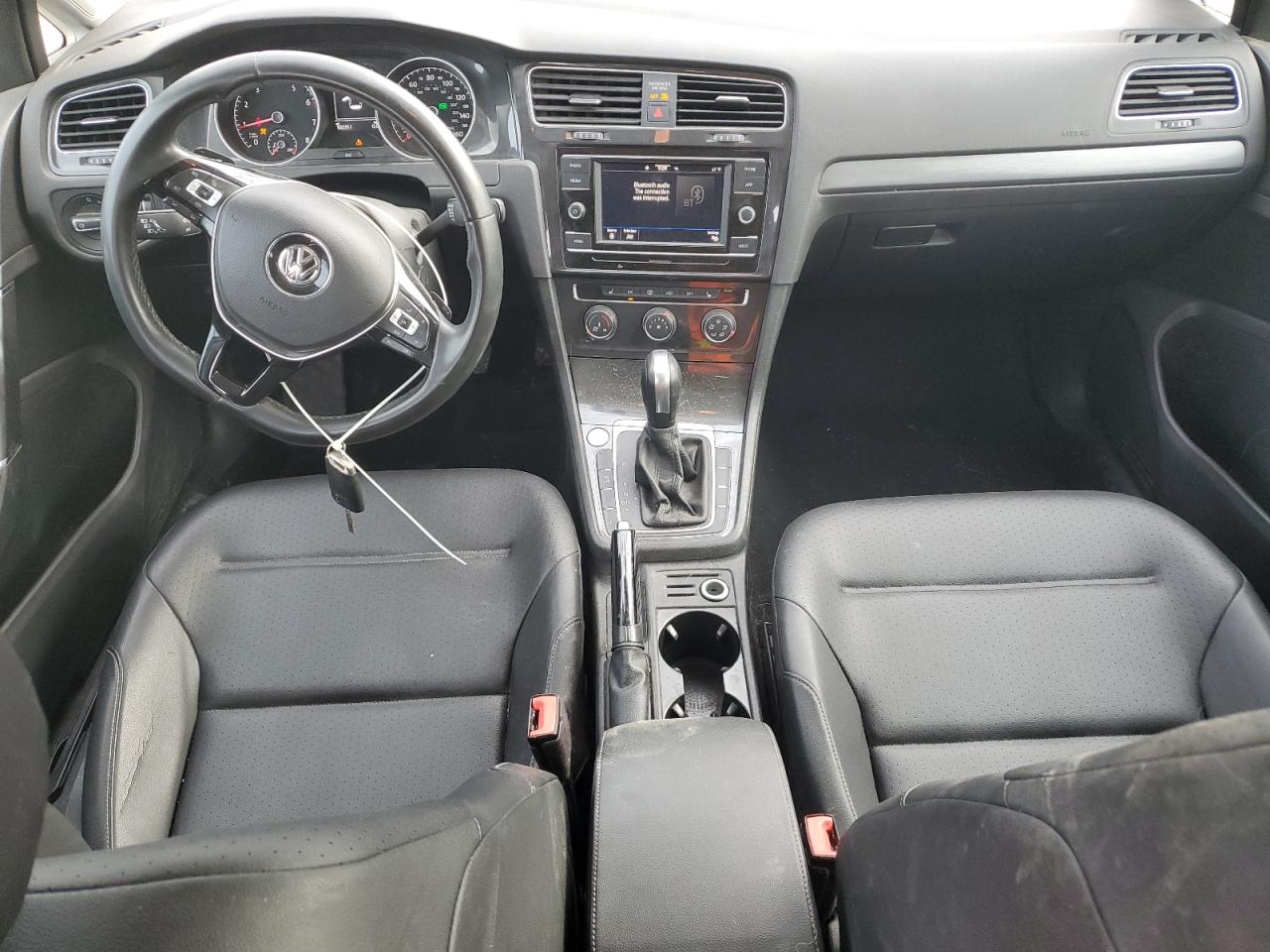 Volkswagen Golf Image 3