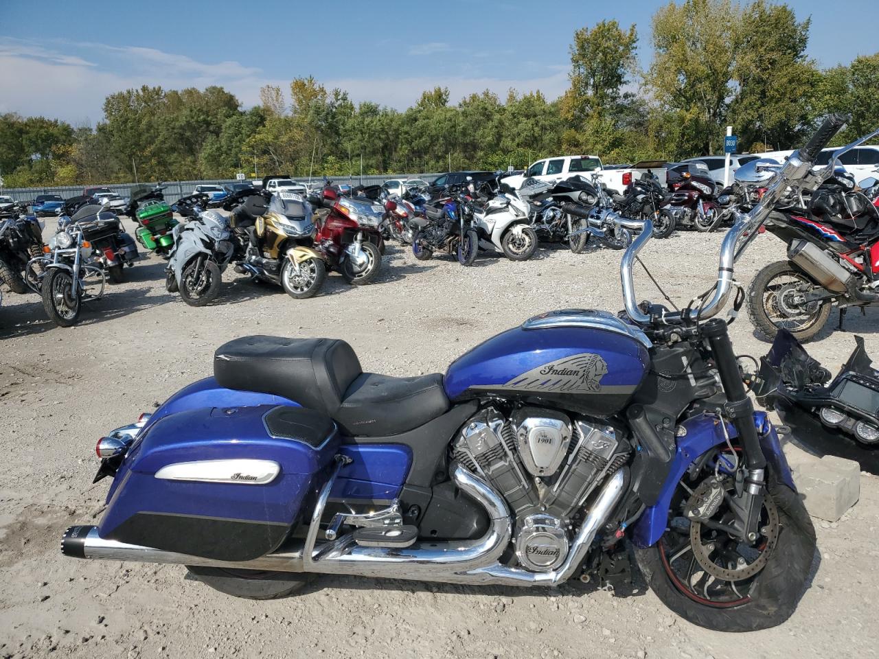 Indian Motorcycle Co Challenger Limited Image 1