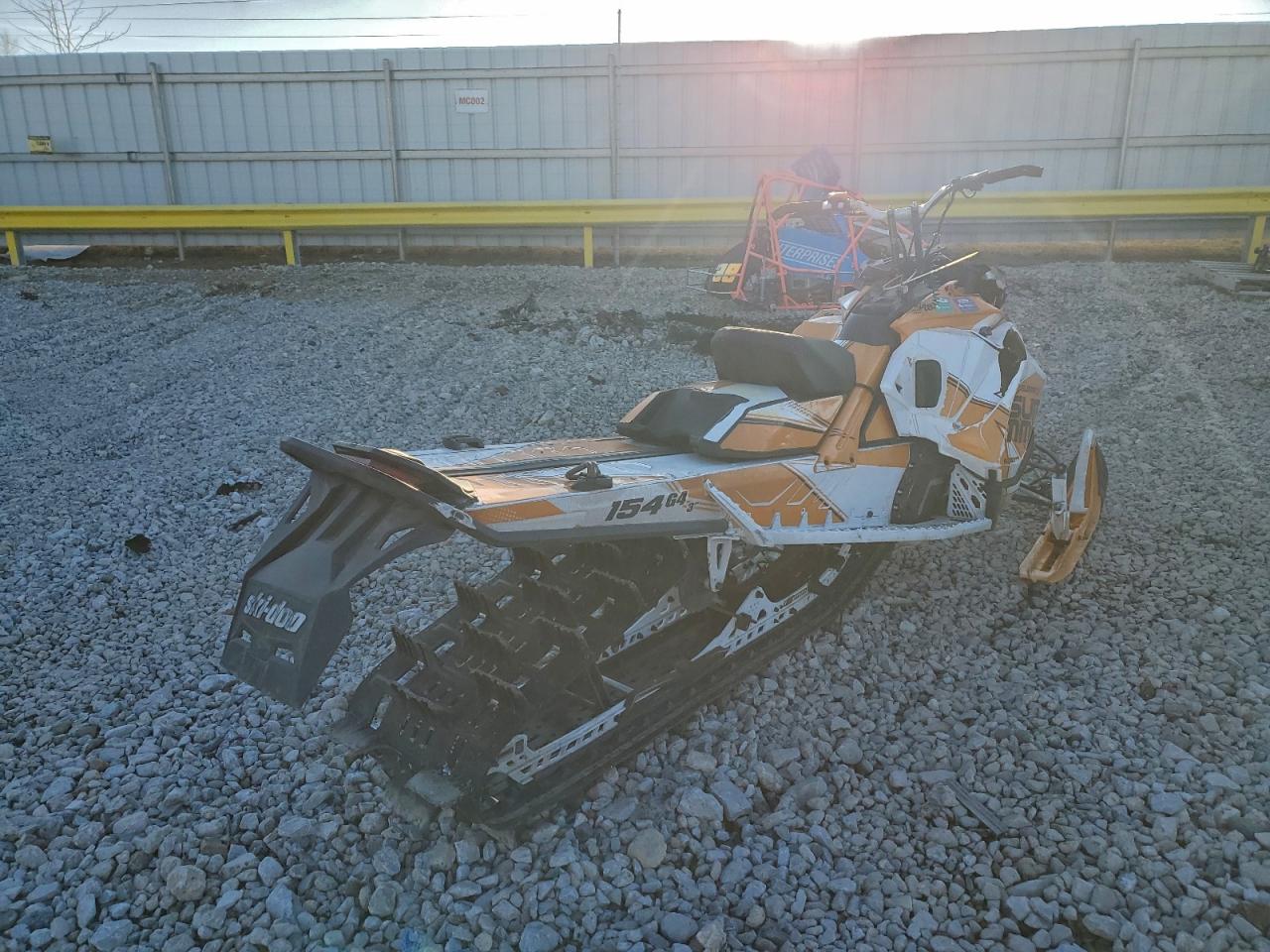 Ski-Doo 850 Image 3