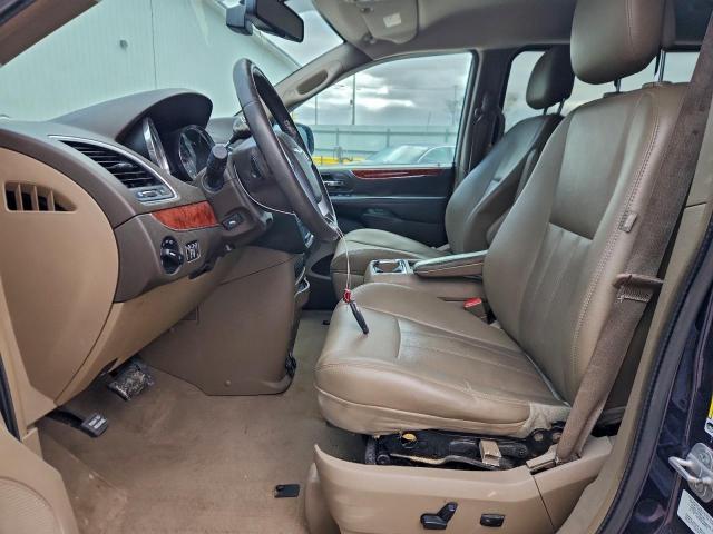 Chrysler Minivan Touring L Image 10