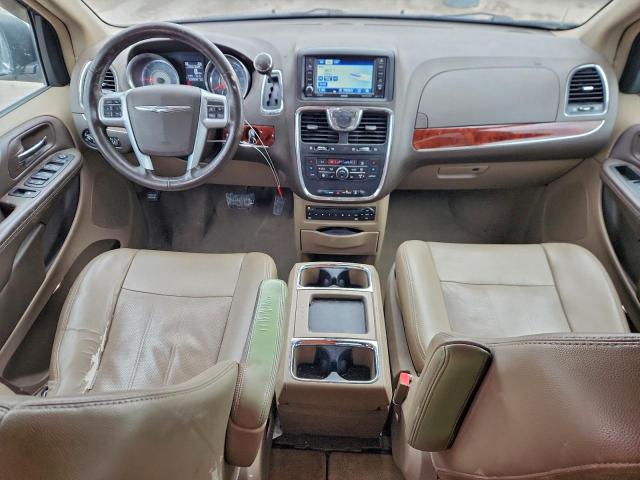 Chrysler Minivan Touring L Image 8