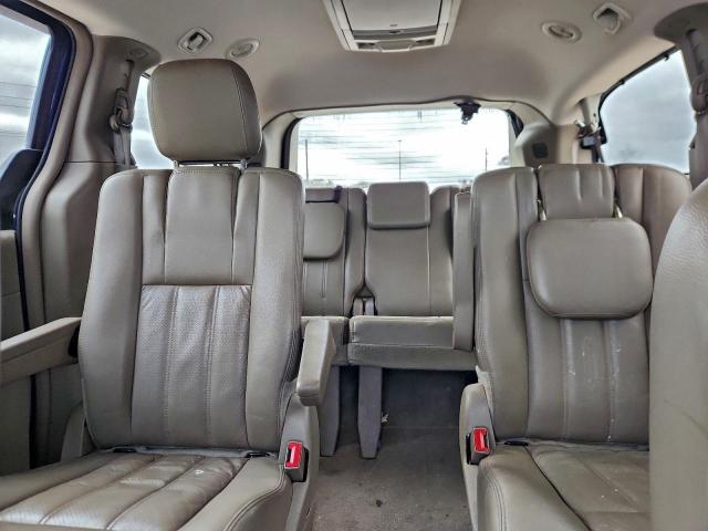 Chrysler Minivan Touring L Image 12