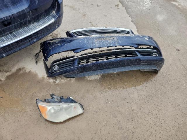 Chrysler Minivan Touring L Image 9