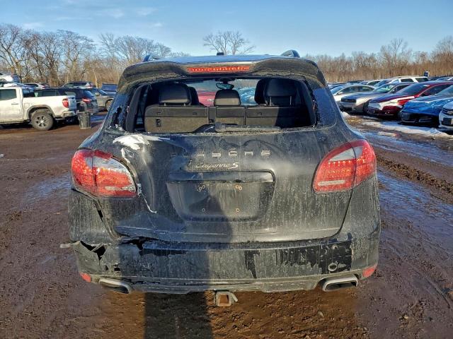 Porsche Cayenne S Image 11